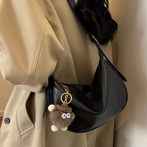 Borsa Hobo Donna Vintage in Pelle PU a Mezza Luna Grande Capacità Borsa a Tracolla Con Portachiavi Peluche Mostro Tinta Unita