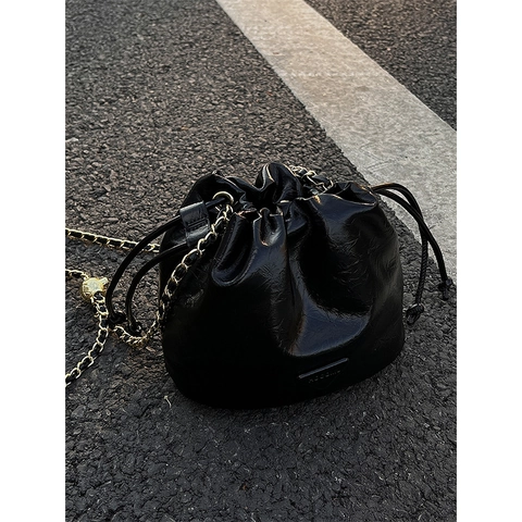 Borsa a Secchiello in Pelle PU Vintage da Donna con Coulisse e Tracolla a Catena Retro Borsa a Spalla Casual