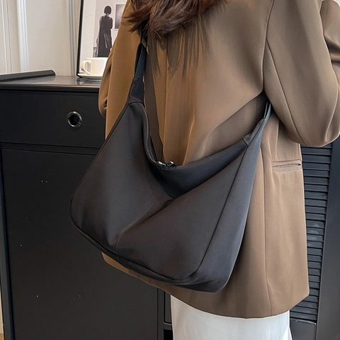 Large Capacity Canvas Crossbody Bag Women Minimalist Hobo Tote Bag Daily Commute Adjustable Strap Solid Color Handbag