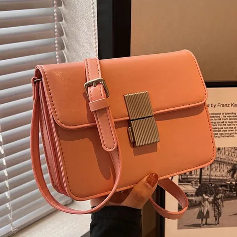 Women Retro PU Leather Small Square Crossbody Bag Metal Lock Buckle Adjustable Shoulder Strap Minimalist Elegant Solid Color Shoulder Bag