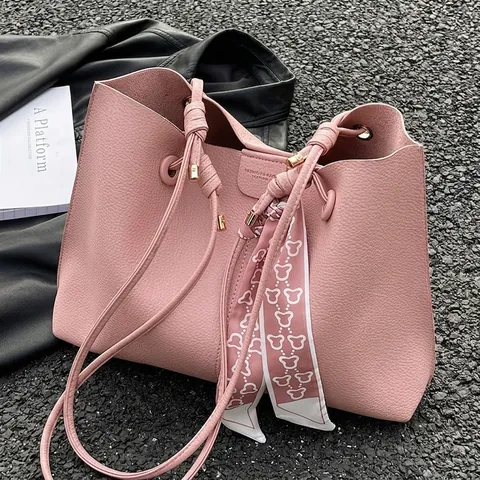 Damen Große Kapazität PU Leder Tragetasche Minimalistisch Urban Schultertasche Mit Litchikorn Muster Und Bedrucktem Satin Schal