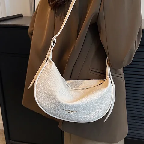 Borsa a Spalla Crescent in Pelle PU da Donna Grande Capacità Borsa a Tracolla Raviolo Con Tracolla Regolabile Hardware Dorato
