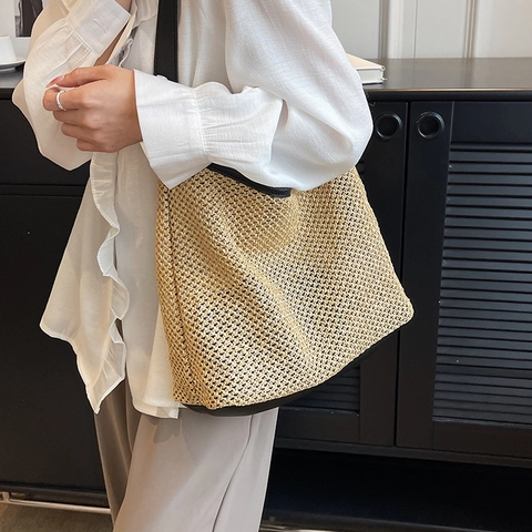 Women Large Capacity Hand Woven Straw Bucket Bag Summer Beach Shoulder Bag With PU Leather Strap Vintage Casual Tote