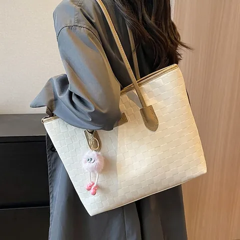 Women Large Capacity Tote Bag PU Leather Woven Checkerboard Shoulder Bag With Plush Monster Pendant Fashion Casual Handbag