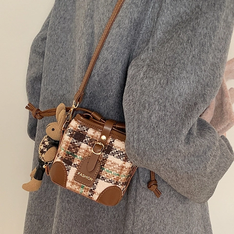 Vintage Kariert Umhängetasche Eimer Damen PU Leder Hahnentritt Kordelzug Schultertasche Mit Kaninchen Anhänger Retro Casual Handtasche