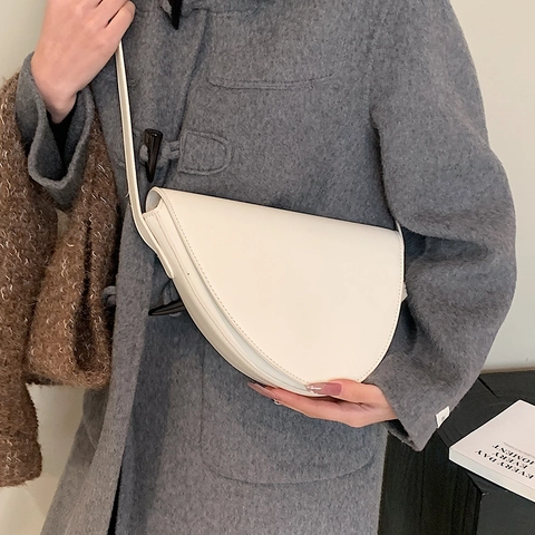 Bolso de Silla de Mujer Minimalista de Cuero PU Bolso de Hombro de Media Luna Con Correa Ajustable Color Sólido Elegante