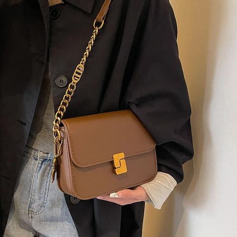 Damen Vintage PU Leder Kleine Quadratische Tasche Mit Metallkette Klappe Umhängetasche Schultertasche Mit Bären Anhänger