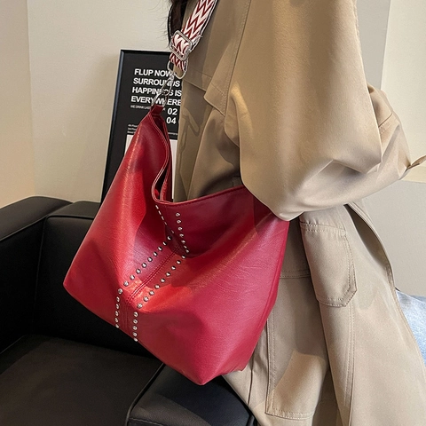 Borsa a Secchiello in Pelle PU Vintage da Donna Borsa Hobo Grande Capacità Con Decoro Borchie Tracolla Larga Motivo Geometrico Borsa a Tracolla