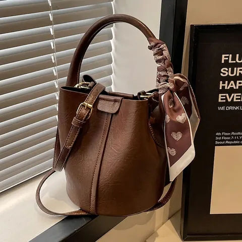 Damen Vintage PU Leder Eimertasche Mit Herz Print Satin Schal Dekorativer Griff Schulter Umhängetasche Mode Handtasche