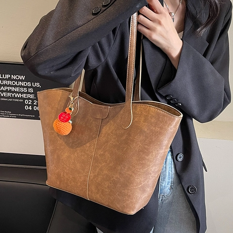 Women Vintage Oil Wax PU Leather Tote Bag Large Capacity Shoulder Bag With Persimmon Pendant Commuting School Handbag