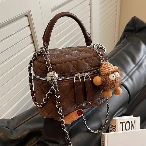 Borsa a Secchiello Trapuntata da Donna in Pelle PU Con Catena Tracolla Borsa a Mano di Moda Con Ciondolo in Peluche Piccola
