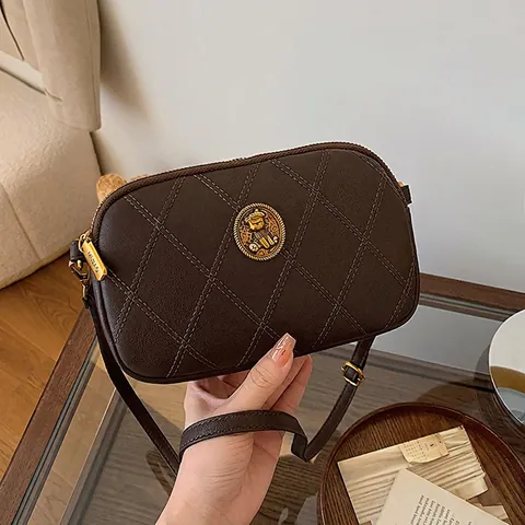 Vintage Quilted Crossbody Bag PU Leather Rhombus Small Square Shoulder Bag With Metal Bear Emblem Double Zipper Purses For Women