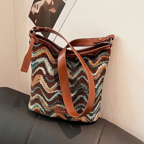 Borsa a Secchiello Intrecciata Retrò per Donna Motivo Chevron Bohemien Tracolla in Pelle PU Borsa a Tracolla Casual Grande Capacità