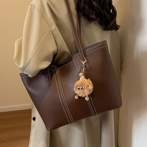Bolso Tote Maillard Retro Para Mujer Gran Capacidad Bolso de Hombro de Cuero PU Con Costuras en Contraste y Adorno de Felpa