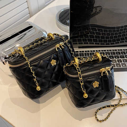 Damen Gesteppte PU Leder Handtasche Goldkette Schulter Umhängetasche Mit Blumendekor Luxus Mode Kosmetikkoffer Tasche