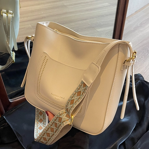 Borsa a Secchiello da Donna di Grande Capacità in Pelle PU Tendenza Streetwear Borsa a Tracolla Con Tracolla Larga Geometrica