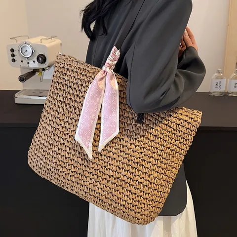 Große Kapazität Stroh Geflochtene Tragetasche Für Damen Sommer Strandurlaub Handtasche Mit Herz Muster Satin Schal Dekoration