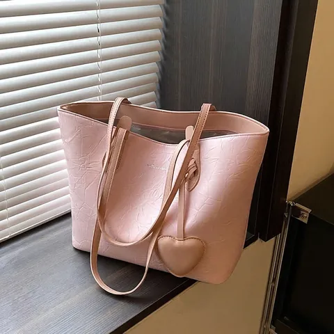 Grand Sac Fourre-tout Pour Femme En Simili Cuir Plissé Avec Breloque Cœur Style Coréen Décontracté Sac À Épaule