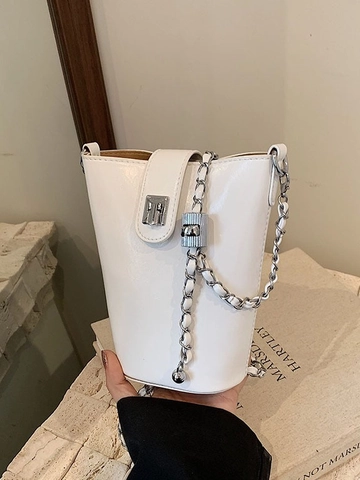Women Minimalist PU Leather Bucket Bag Metallic Glossy Crossbody Bag With Metal Chain Strap Stylish Lock Buckle Shoulder Bag