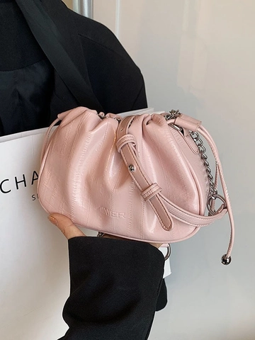 Damen Plissierte Cloud Umhängetasche Mode Metallic PU Leder Schultertasche Mit Silberner Kette Kordelzug Handtasche