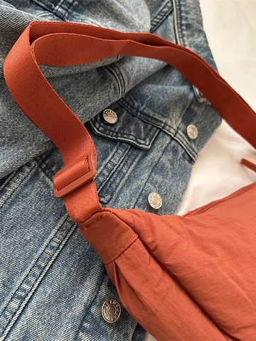 Borsa a Tracolla da Donna Casual a Mezzaluna Plissettata Tinta Unita in Tessuto Sintetico Piccola Borsa Hobo a Raviolo