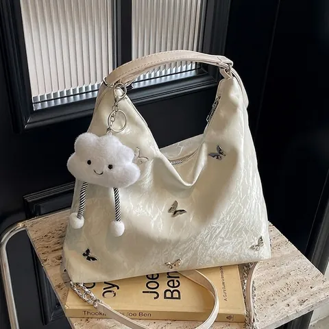 Sac à Dos Plissé Papillon pour Femmes Grande Capacité Imperméable en Cuir PU Sac à Épaule Avec Pendentif Nuage Peluche Style Y2K