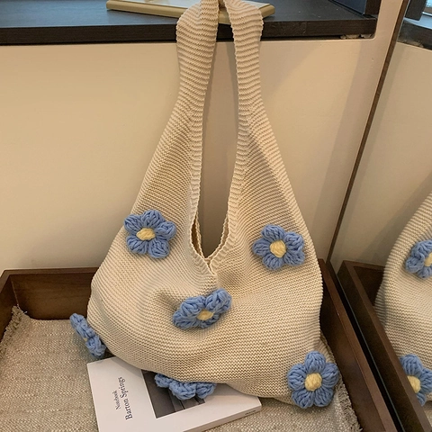Women Knit Flower Tote Bag Large Capacity Hand-Crocheted Floral Shoulder Bag Relaxed Style Knitted Handbag For Daily Travel