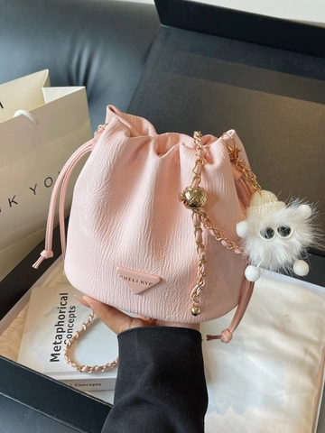 Damen Mode PU Leder Eimertasche Mit Kettenriemen Kordelzug Dreiecksplakette Plüsch Monster Anhänger Vielseitige Schulter Umhängetasche