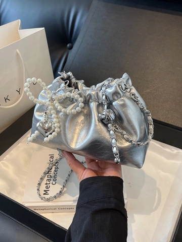 Women Korean Style Glossy PU Leather Bucket Bag Pleated Cloud Bag With Artificial Pearl Bow Heart Pendant Chain Crossbody Shoulder Bag