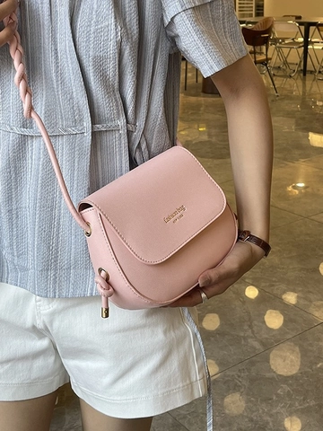 Damen Mode Sattel Umhängetasche Litschi Maserung PU Leder Kleine Schultertasche Mit Geflochtenem Riemen Buchstaben Tasche