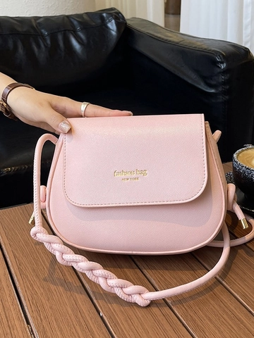 Damen Mode Sattel Umhängetasche Litschi Maserung PU Leder Kleine Schultertasche Mit Geflochtenem Riemen Buchstaben Tasche
