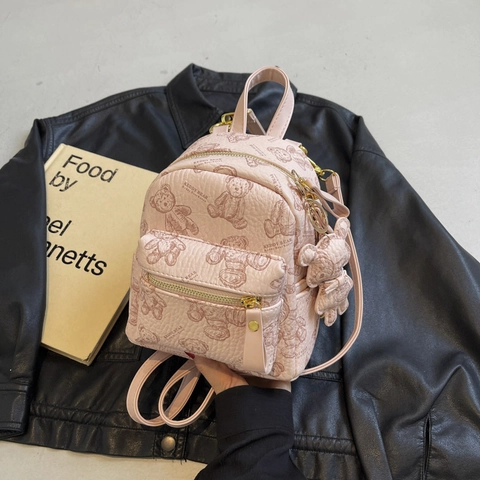 Dames Mini Rugzak PU Leer Schattige Cartoon Beer Print Daypack Voor Meisjes Veelzijdige Reizen Schooltas Met Beren Hanger