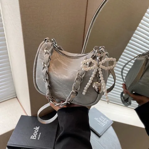 Women Pleated PU Leather Shoulder Bag With Artificial Pearl Bow Heart Pendant Silver Chain Crossbody Bag Underarm Hobo Dumpling Bag