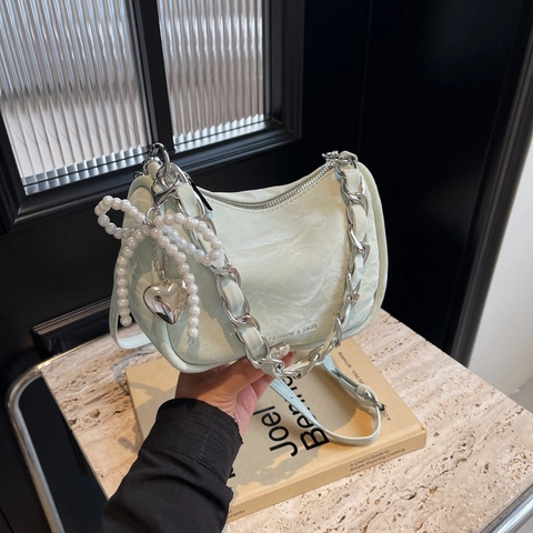 Women Pleated PU Leather Shoulder Bag With Artificial Pearl Bow Heart Pendant Silver Chain Crossbody Bag Underarm Hobo Dumpling Bag