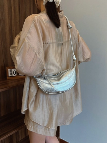 Women Minimalist Pleated PU Leather Half Moon Shoulder Bag Trendy Knot Strap Hobo Crossbody Bag Versatile Underarm Dumpling Purse