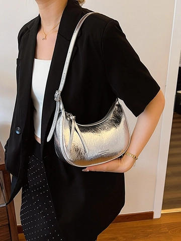 Borsa a Spalla da Donna in Pelle PU Increspata a Mezzaluna Hobo Metallizzata Argento Nero Sottobraccio Moda Quotidiana