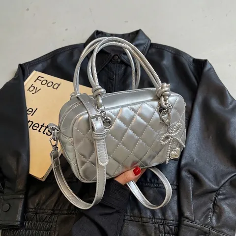 Damen Gesteppte Rautenmuster Kleine Quadratische Tasche Mode PU Leder Schulter Umhängetasche Mit Schleife Herz Anhänger Trendige Handtasche
