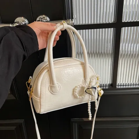 Women Fashion PU Leather Shell Shoulder Bag With Artificial Pearl Bow Heart Pendant Elegant Small Boston Crossbody Handbag For Daily Party