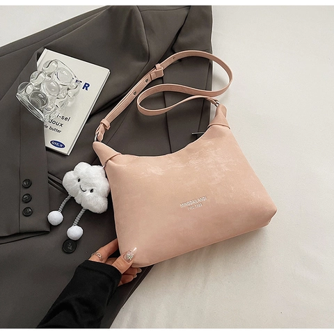 Bolso de Hombro de Cuero PU para Mujer con Amuleto de Nube de Felpa Bolso Bandolera Minimalista Color Sólido Chic Hobo