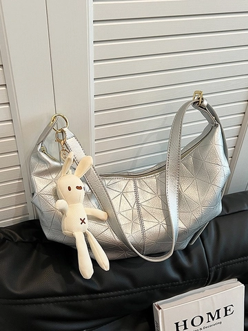 Borsa a Spalla da Donna Alla Moda Pieghettata a Triangolo Geometrico Borsa a Mezzaluna Hobo in Pelle PU Con Ciondolo Coniglio
