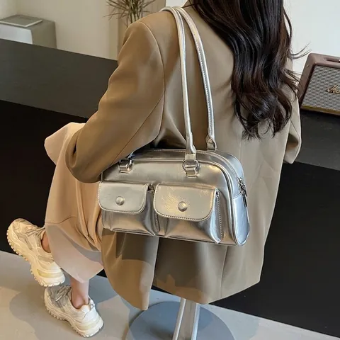 Borsa a Spalla Sottobraccio da Donna in Pelle PU Lucida Moda Doppie Tasche Anteriori Pendolare Borsa a Cuscino Portatile Design Nicchia