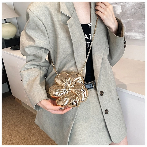 Women Flower Shape Evening Bag Mirror Metal Hard Shell Clutch With Chain Strap Crossbody Bag For Party Banquet Wedding