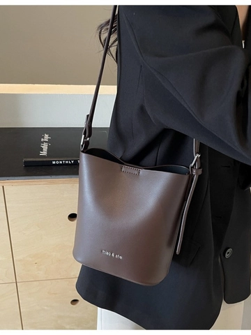Damen Minimalistische PU Leder Eimertasche Mit Verstellbarem Riemen Vintage Mode Buchstaben Druck Schulter Umhängetasche Für Den Alltag