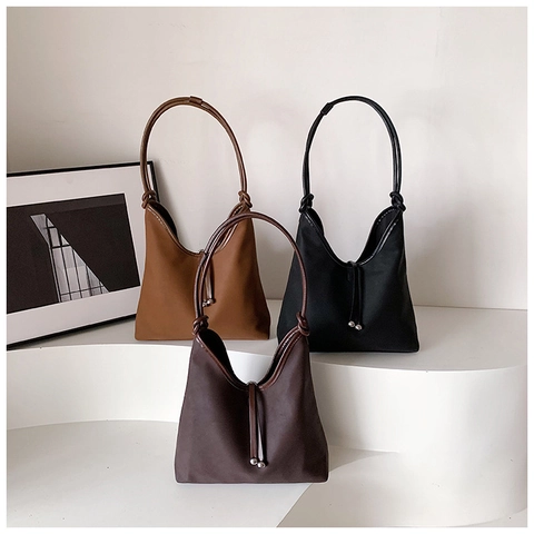 Minimalistische Damen Umhängetasche Mit Großer Kapazität Mattierte PU Leder Tote Tasche Mit Metallperlen Für Den Alltag