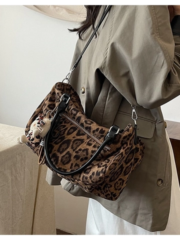 Sac Fourre-Tout Vintage Motif Léopard Daim Pour Femmes Grande Capacité Sac Bandoulière Avec Pendentif En Peluche Sac De Voyage