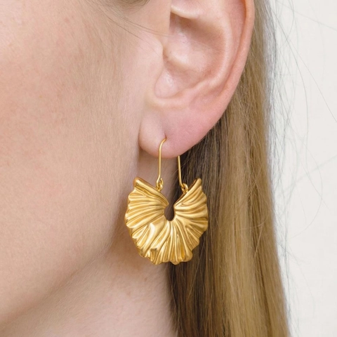 Waaiervormige Oorbellen 18K Verguld Roestvrij Staal Geometrische Gevouwen Textuur Minimalistische Waterdichte Sieraden Dames