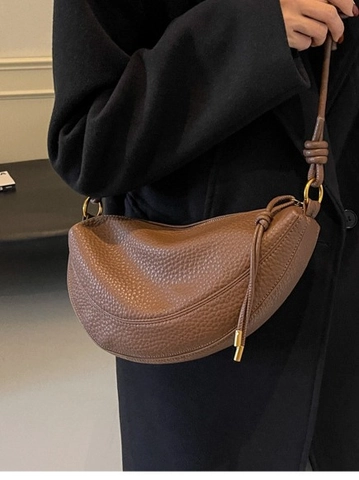 Women Crescent Crossbody Bag Large Capacity Litchi Grain PU Leather Retro Minimalist Half Moon Shoulder Bag With Knot Strap