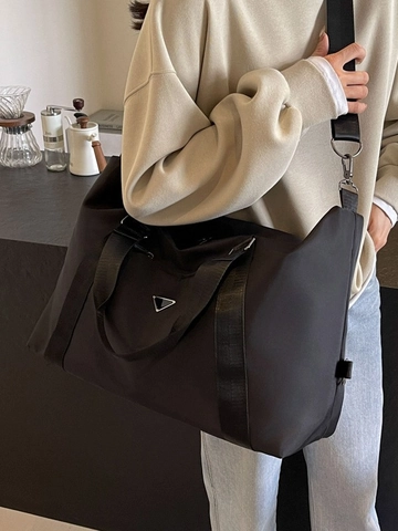 Borsa da Viaggio in Nylon Grande Capacità Donna Borsa Sportiva Impermeabile Triangolo Decor Borsa a Mano Tracolla