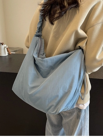 Women Large Capacity Nylon Shoulder Bag Ruched Scrunchie Strap Pleated Hobo Tote Bag Lightweight Casual Commuter Crossbody Bag