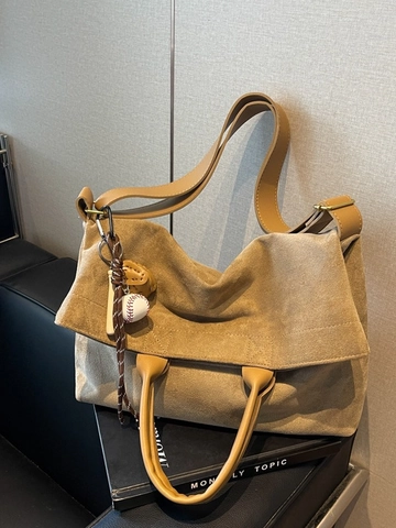 Borsa Tote Grande Capacità in Finta Pelle Scamosciata Vintage Per Donna Borsa a Tracolla in PU Con Ciondolo da Baseball